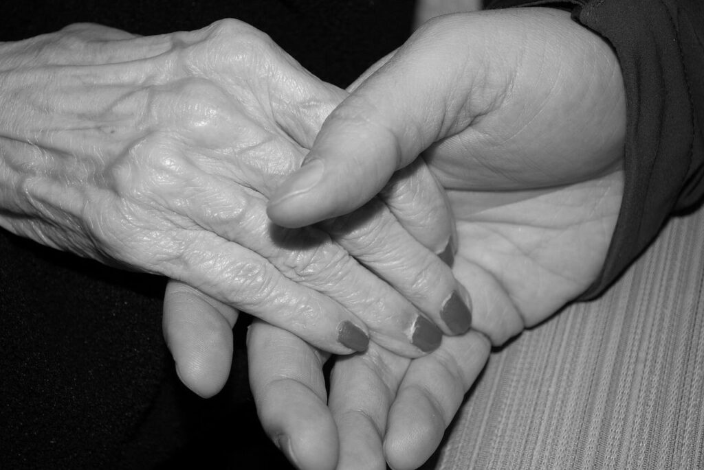 hands, aged, elderly-578917.jpg